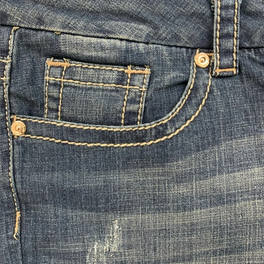 Women’s Seven7 Luxe Weekend Bermuda Shorts.  Size 18 y2k